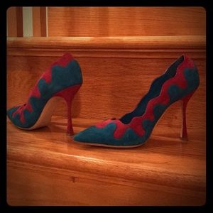 AUTHENTIC BRAND NEW MANOLO BLAHNIK.